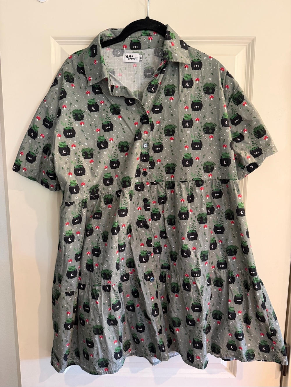 Grey Short-Sleeve Button Witchy Mini Dress / Tunic with Green & Black Cat Print